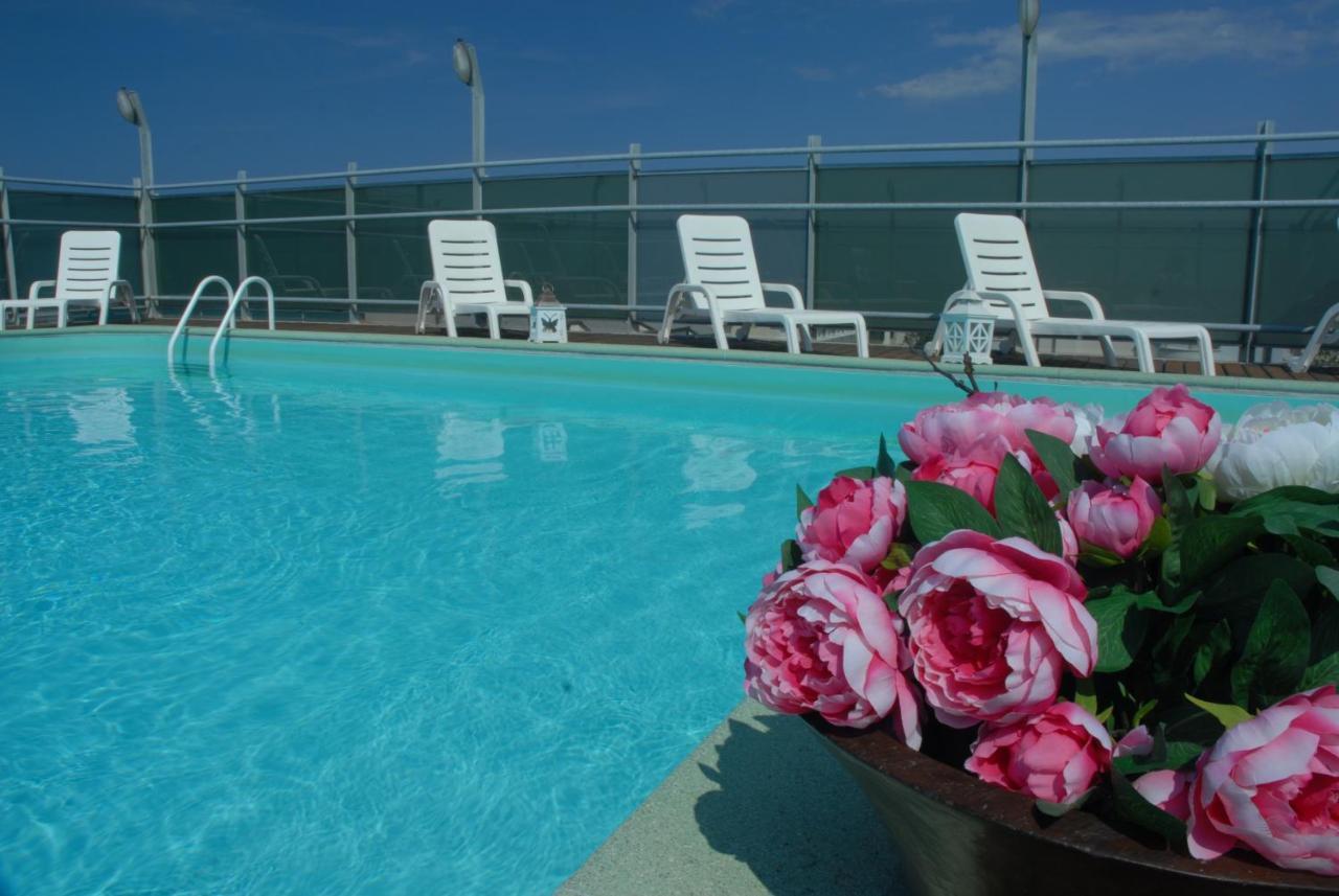 Residence Hotel Club House Cattolica Ngoại thất bức ảnh