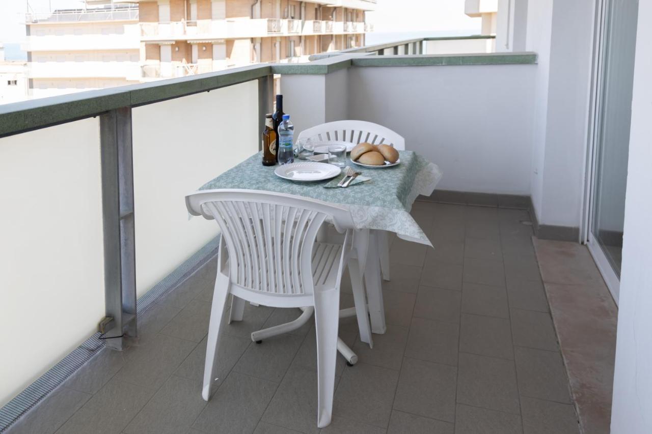 Residence Hotel Club House Cattolica Ngoại thất bức ảnh