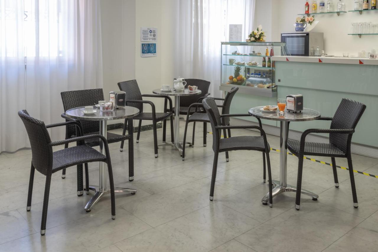 Residence Hotel Club House Cattolica Ngoại thất bức ảnh